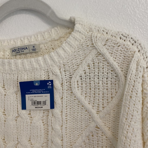 Size M Arizona Sweater - Picture 3 of 3